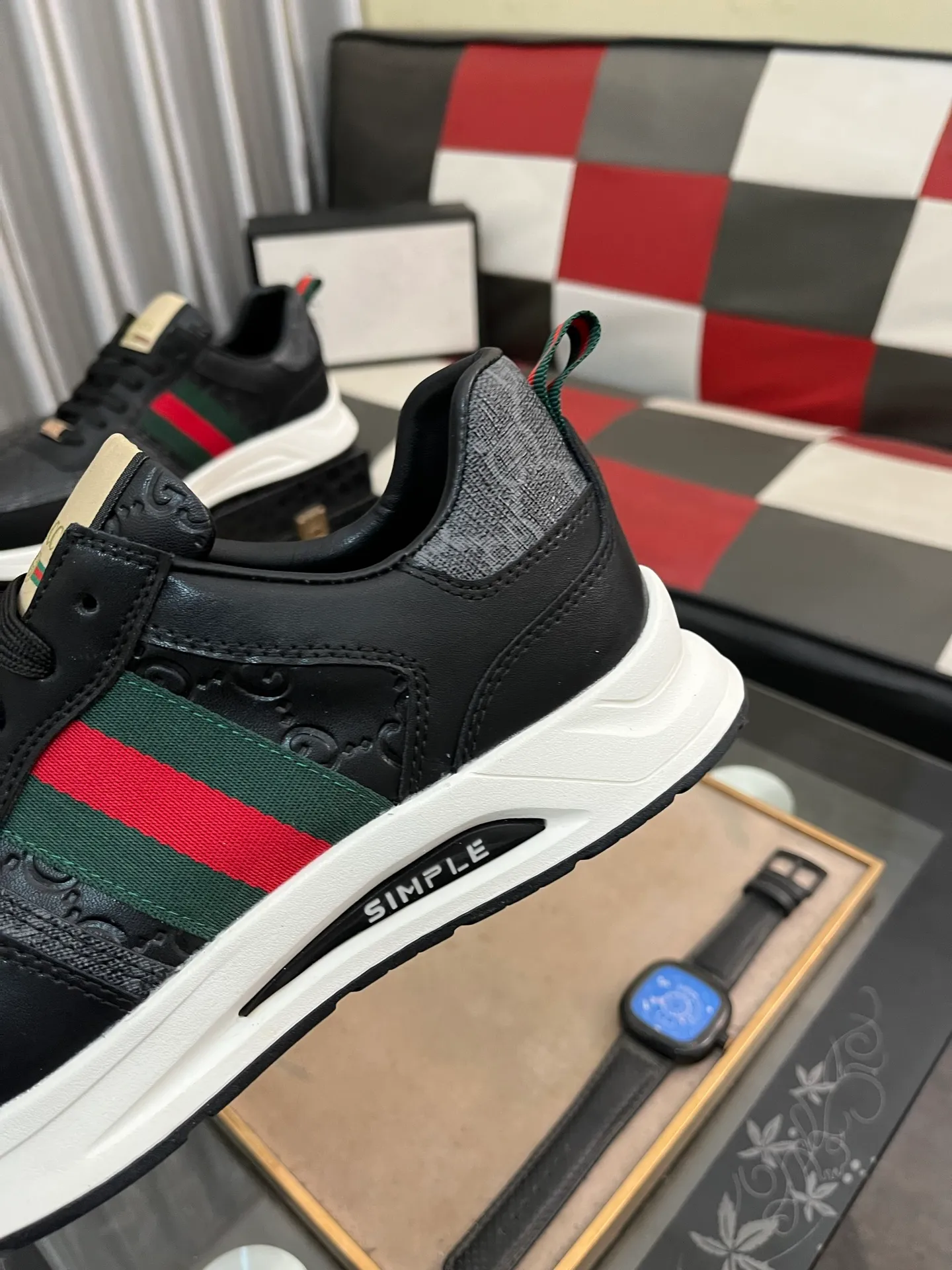 Men's shoes💰420⌚️⌚️[GUCCI] Gucci men's casual shoes are absolutely popular🔥The ultimate matching item for trendy men! The charm of super texture is irresistible, the main recommendation, the flower leather color is bright! The upper is made of high-quality cowhide with branded fabrics, pigskin lining for the feet, and wear-resistant rubber sole, which is noble and elegant! Extremely comfortable🎁🎁You can be as handsome as you want💪 38-442️⃣colors available